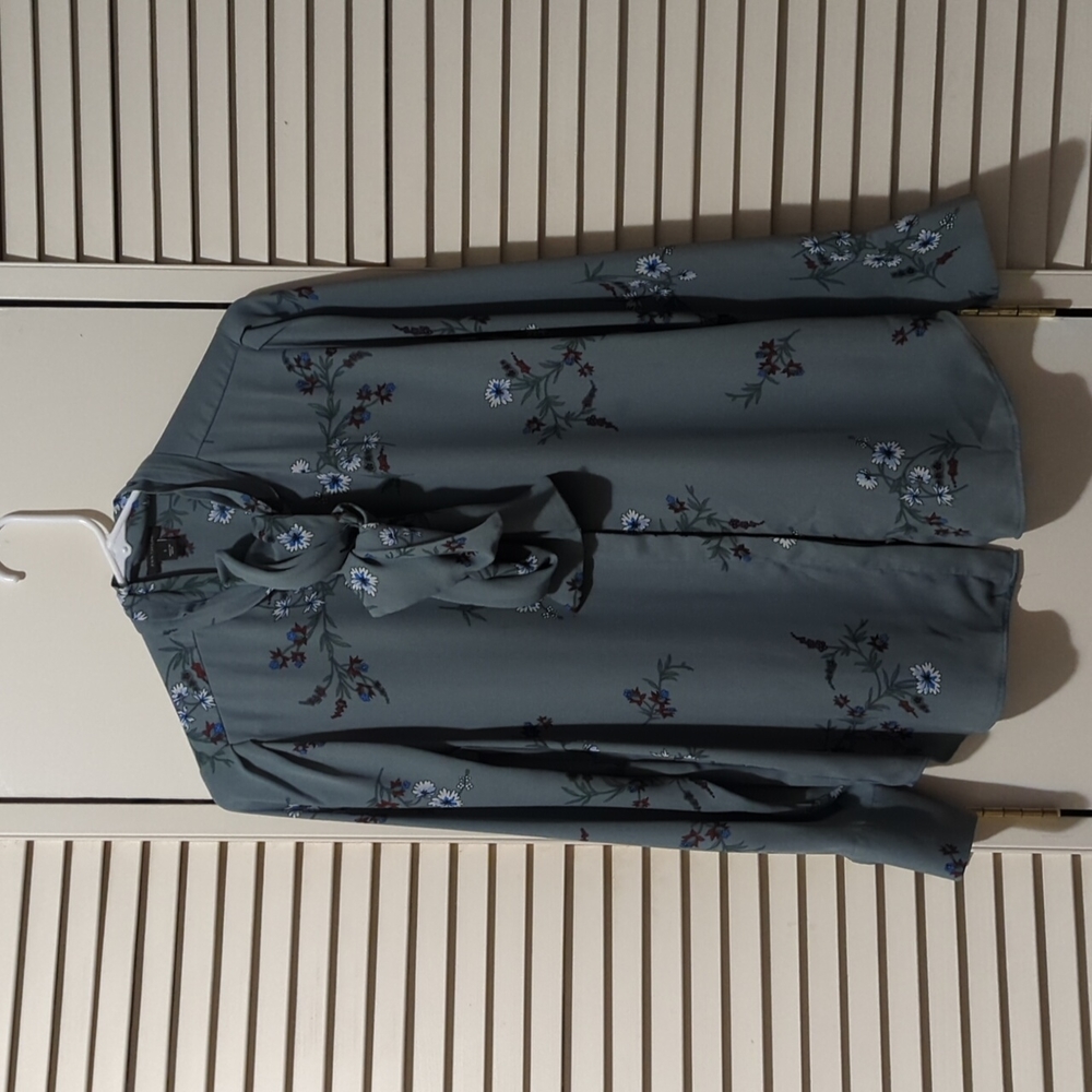Ann Taylor Tie Neck Floral Top